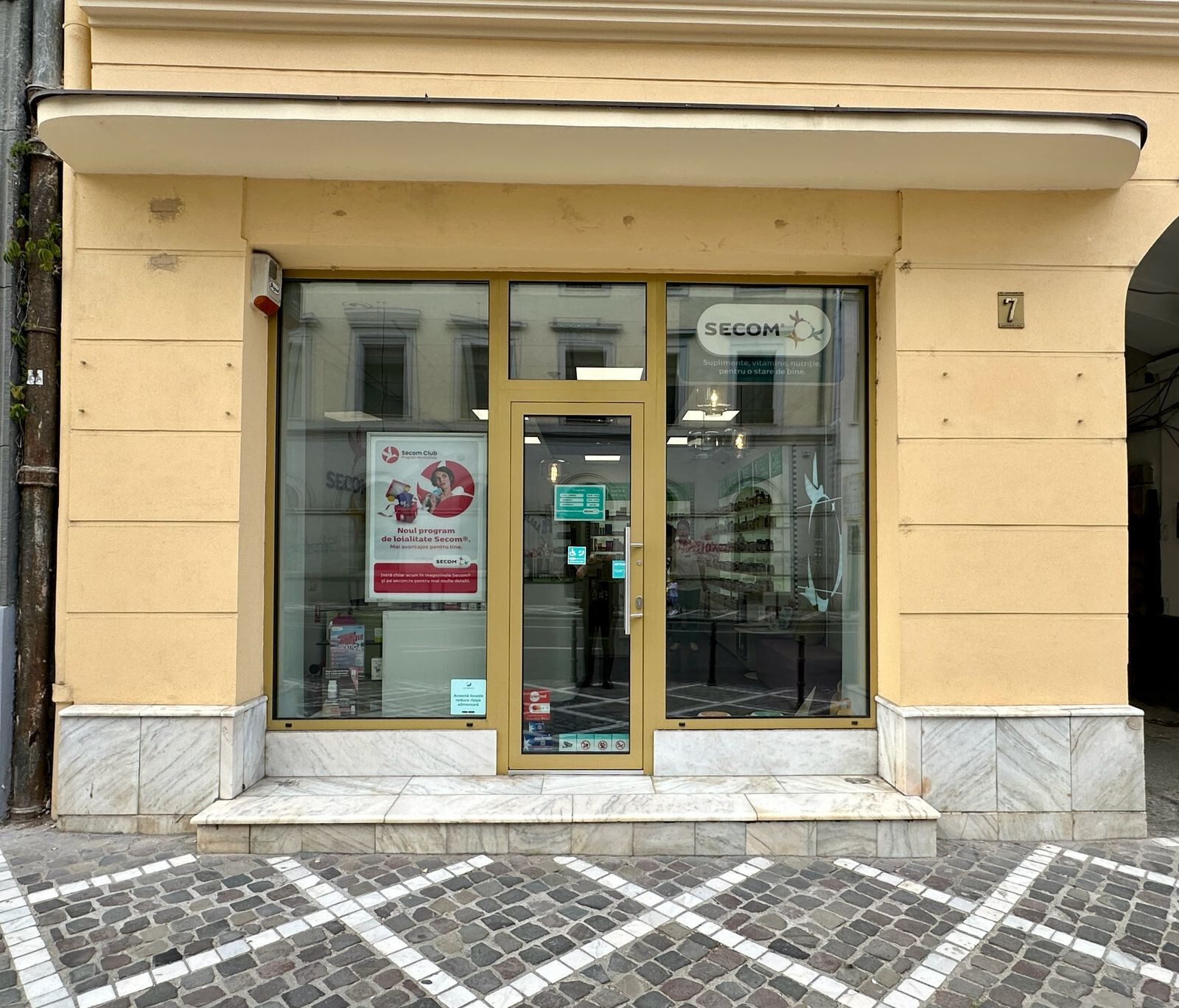 33